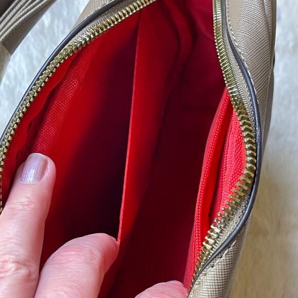 Marilyn Monroe Faux Leather Camera Shoulder Bag - Picture 8 of 8